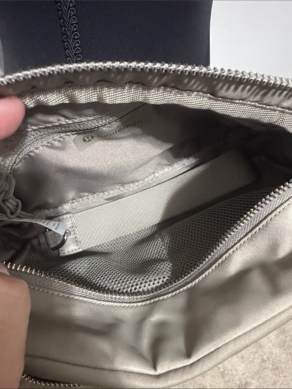 lululemon athletica taupe crossbody bag with adjustable strap - Picture 2 of 6